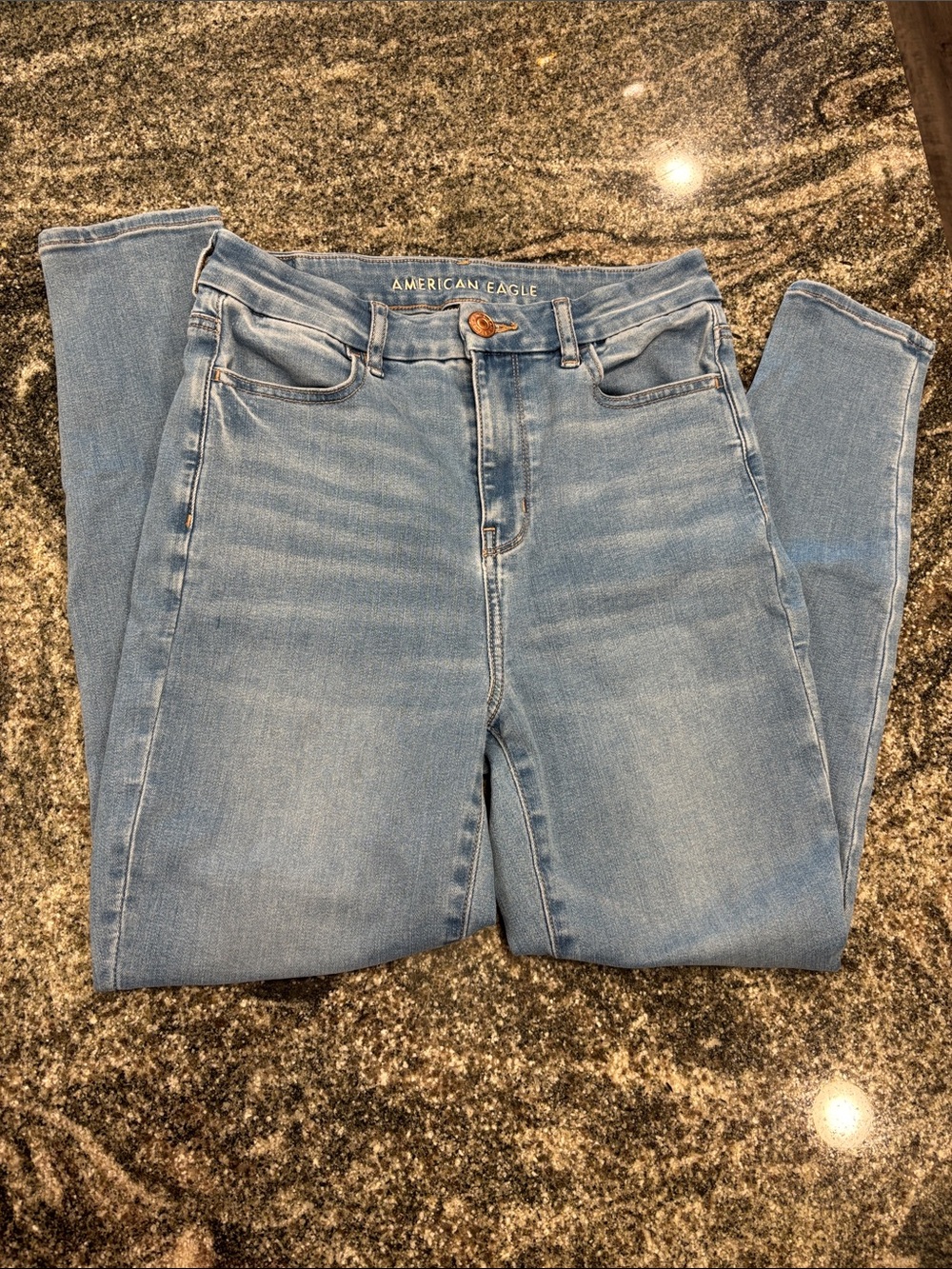 American Eagle Outfitters Light Wash Skinny Jeans size 8 short